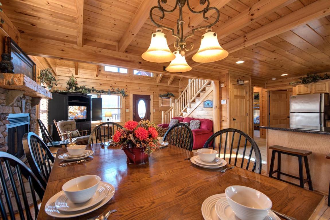 Villa Serenity Peak à Pigeon Forge Extérieur photo